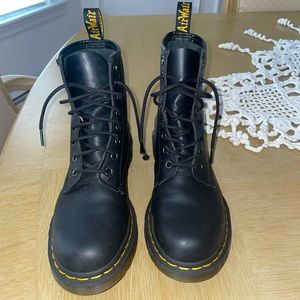 1460 WOMEN'S SMOOTH LEATHER LACE UP BOOTS